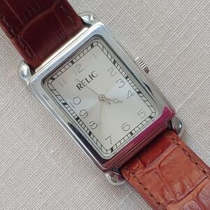 EUC Relic Watch New Battery Men's Silver Analog Brown Croc Strap